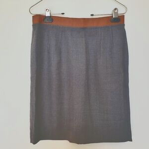 LOFT gray wool pencil skirt w tan band. pleated back zipper, lined 4P light wear